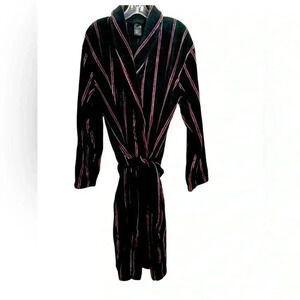 H&M 100% cotton men’s bathrobe Feels like soft  velveteen corduroy.